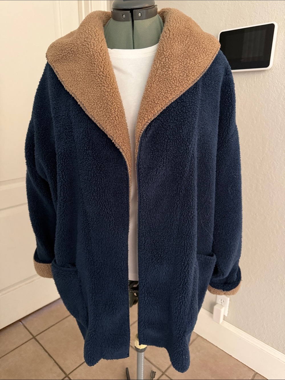Koolaburra Navy fleece Jacket with Tan Sherpa Collar